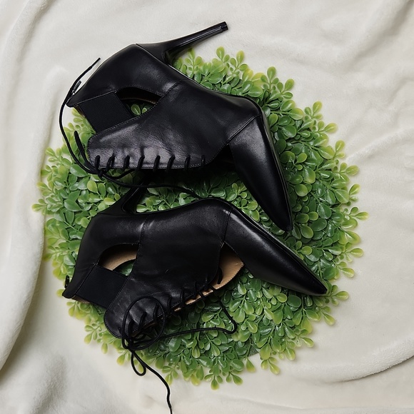 Banana Republic Daphne Lace Up Bootie Heels - Picture 3 of 8